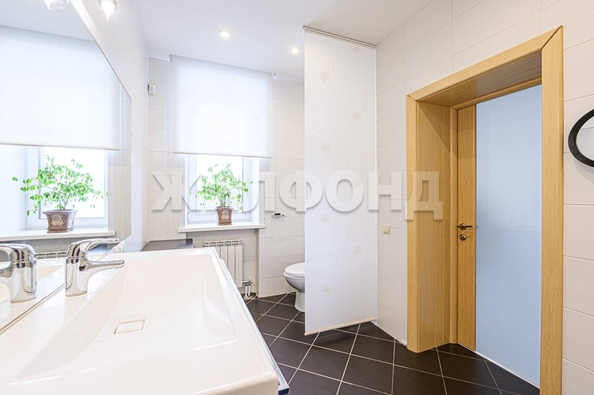 
  Продается дом, 560 м², Новосибирск
. Фото 31.