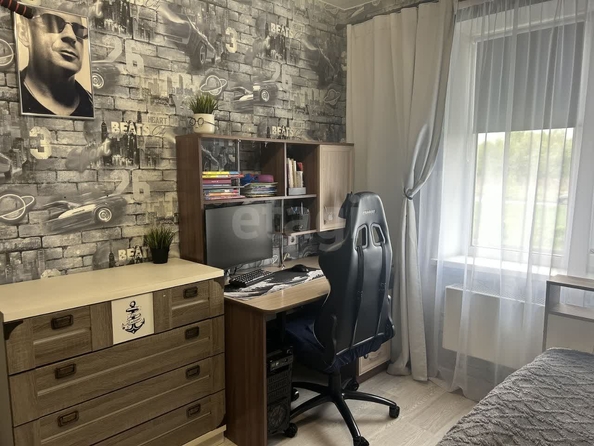
  Продается 2-комн. квартира, 63 м², Петухова ул, д. 156
. Фото 3.