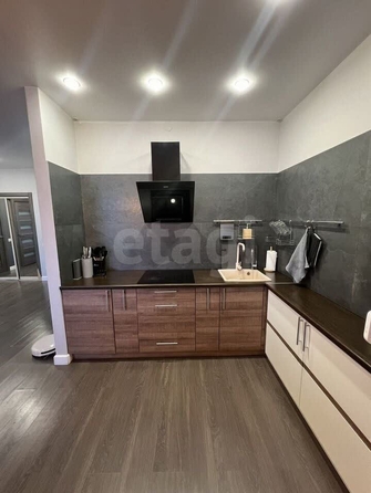 
  Продается 2-комн. квартира, 66 м², Сухарная ул, д. 101/1
. Фото 7.