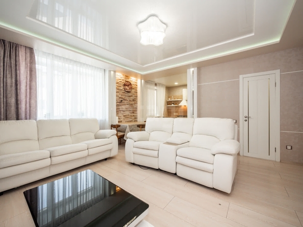 
  Продается 4-комн. квартира, 160.3 м², Кирова ул, д. 350
. Фото 2.