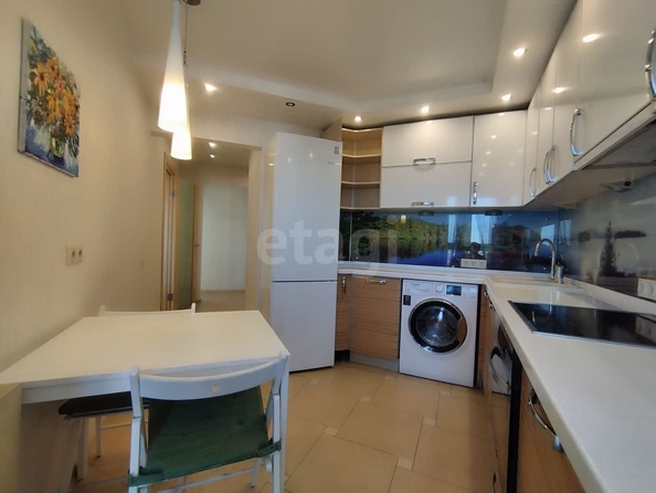 
  Продается 2-комн. квартира, 64.9 м², Колхидская ул, д. 31
. Фото 8.