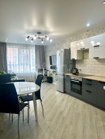 
  Продается 2-комн. квартира, 71 м², Владимира Заровного ул, д. 38
. Фото 2.
