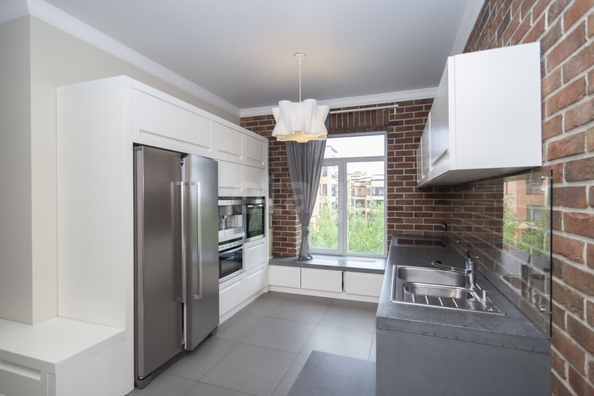 
  Продается 4-комн. квартира, 165 м², Кедровая ул, д. 45
. Фото 5.
