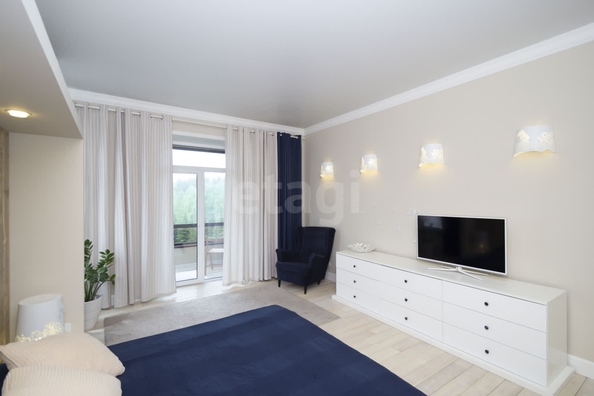 
  Продается 4-комн. квартира, 165 м², Кедровая ул, д. 45
. Фото 8.