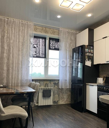 
  Продается 2-комн. квартира, 53 м², Зеленая ул, д. 27
. Фото 7.