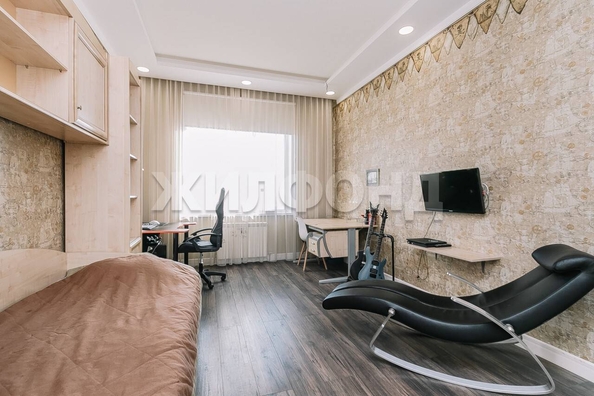 
  Продается 3-комн. квартира, 127.3 м², Богдана Хмельницкого ул, д. 11/3
. Фото 13.