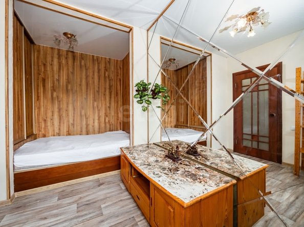 
  Продается 3-комн. квартира, 55.5 м², Красный пр-кт, д. 74
. Фото 9.