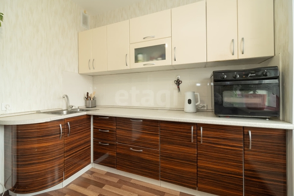 
  Продается 1-комн. квартира, 32.5 м², Титова ул, д. 276
. Фото 2.