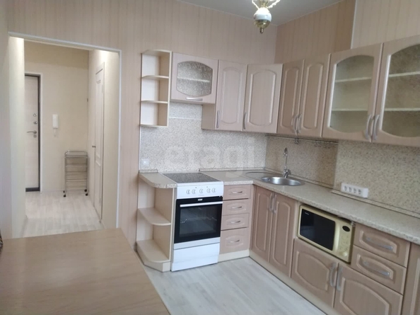 
  Продается 1-комн. квартира, 36.4 м², Петухова ул, д. 14
. Фото 2.