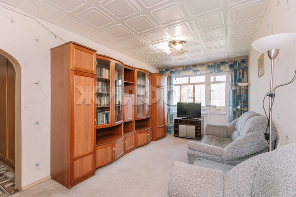 
  Продается 3-комн. квартира, 60 м², Петухова ул, д. 122
. Фото 1.