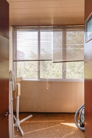 
  Продается 3-комн. квартира, 60 м², Петухова ул, д. 122
. Фото 15.