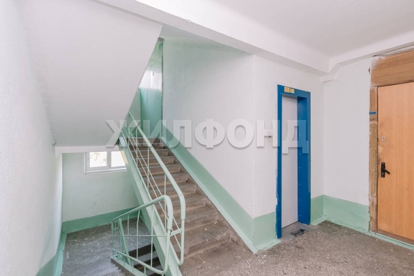 
  Продается 3-комн. квартира, 60 м², Петухова ул, д. 122
. Фото 2.