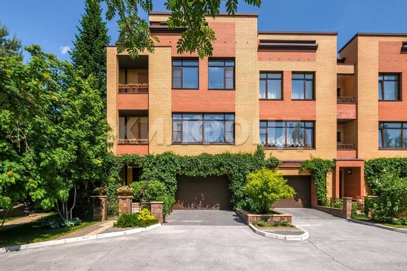 
  Продается 4-комн. квартира, 224.3 м², Кедровая ул, д. 43/4
. Фото 62.