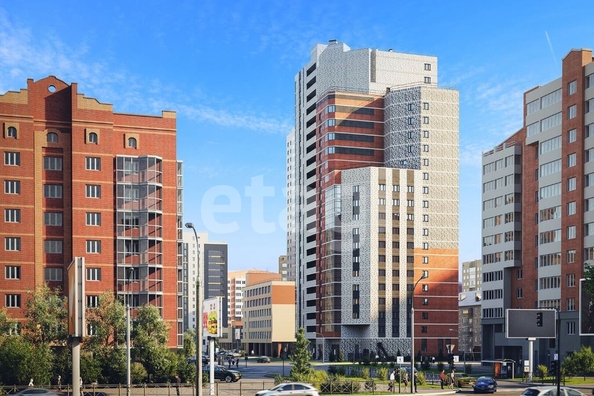 
  Сдается 3-комн. квартира, 76.8 м², Семьи Шамшиных ул, д. 77
. Фото 1.