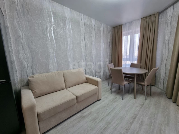 
  Сдается 3-комн. квартира, 76.8 м², Семьи Шамшиных ул, д. 77
. Фото 4.