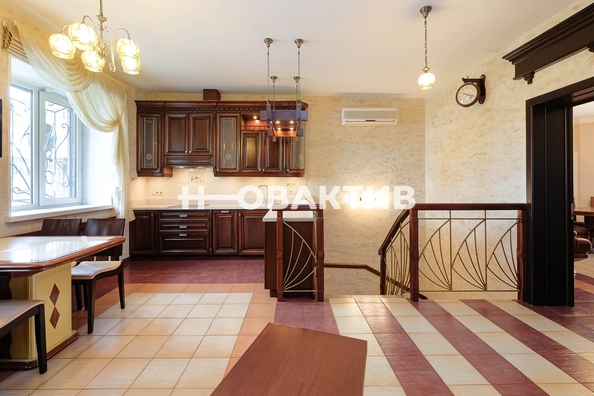 
  Продается 3-комн. квартира, 221.8 м², Красный пр-кт, д. 153А
. Фото 2.