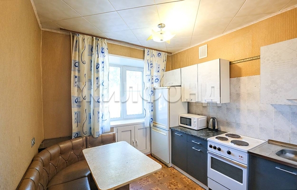 
  Продается 3-комн. квартира, 56 м², Большевистская ул, д. 155
. Фото 1.