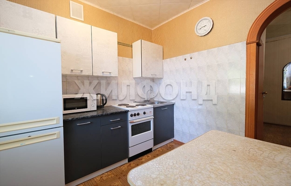 
  Продается 3-комн. квартира, 56 м², Большевистская ул, д. 155
. Фото 1.