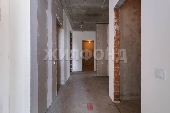
  Продается 3-комн. квартира, 96 м², Семьи Шамшиных ул, д. 93
. Фото 14.