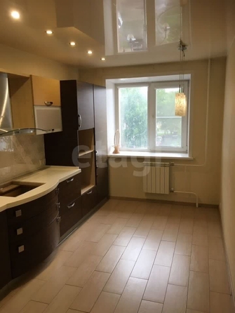 
  Продается 3-комн. квартира, 76.2 м², Холодильная ул, д. 17
. Фото 4.