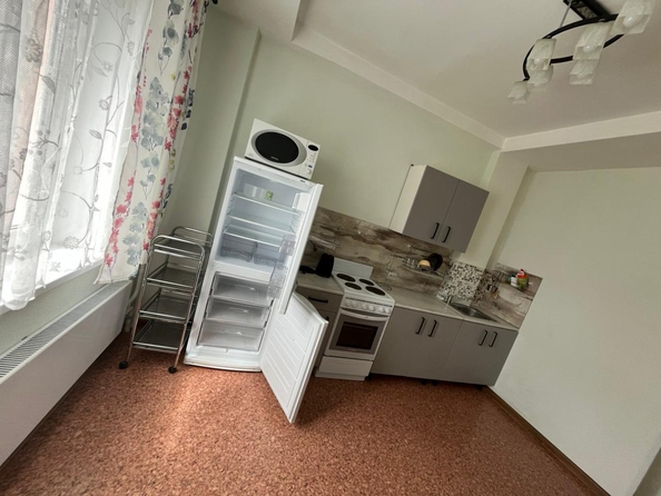 
  Сдается 2-комн. квартира, 55 м², Петухова ул
. Фото 2.