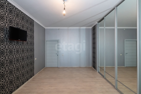 
  Продается 3-комн. квартира, 90.4 м², Кирова ул, д. 25
. Фото 17.