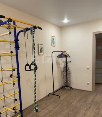 
  Продается 3-комн. квартира, 74.3 м², Большевистская ул, д. 100
. Фото 8.
