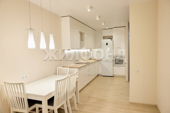 
  Продается 3-комн. квартира, 74.8 м², Лескова ул, д. 27
. Фото 3.