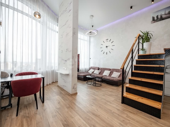 
  Продается 3-комн. квартира, 63.2 м², Лескова ул, д. 21
. Фото 2.