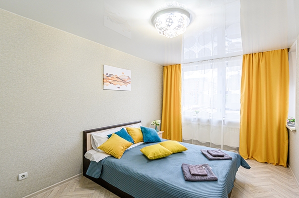 
  Сдам посуточно 2-комн. квартиру, 58 м², Большевистская ул, д. 118
. Фото 1.