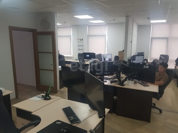 
  Сдается офис, 243.6 м², Красный пр-кт, д. 14/1
. Фото 1.