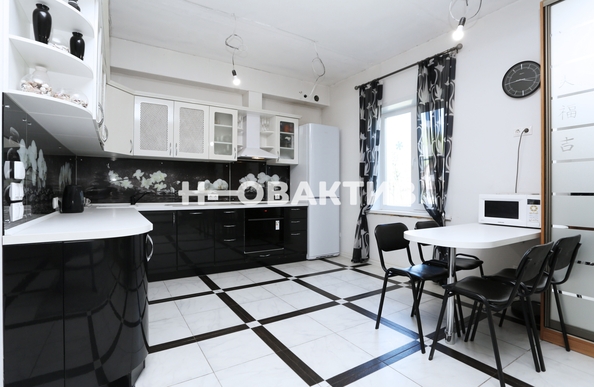 
  Продается дом, 360 м², Новосибирск
. Фото 1.