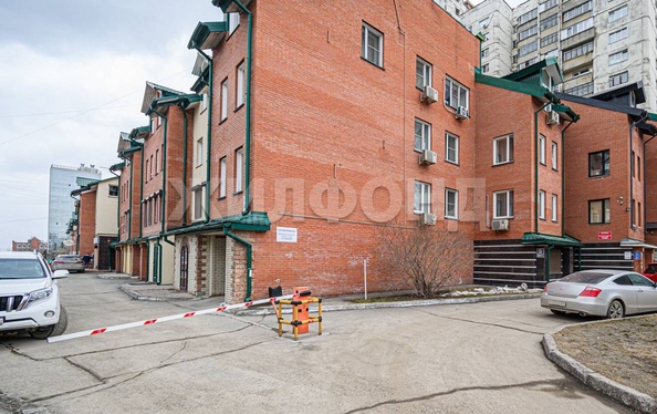 
  Продается дом, 292.7 м², Новосибирск
. Фото 1.