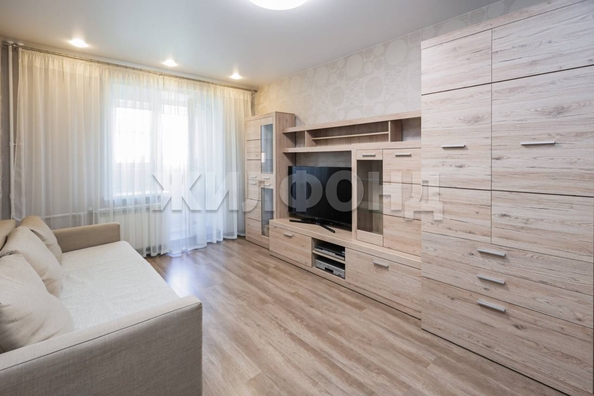 
  Продается 1-комн. квартира, 33.9 м², Серафимовича ул, д. 26
. Фото 2.