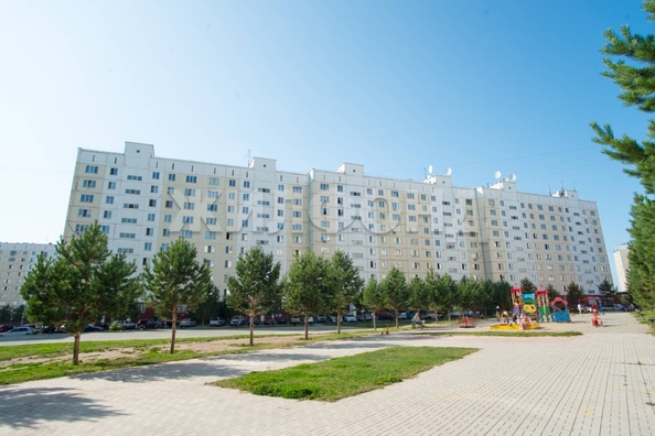 
  Продается 2-комн. квартира, 76.2 м², Татьяны Снежиной ул, д. 48
. Фото 2.