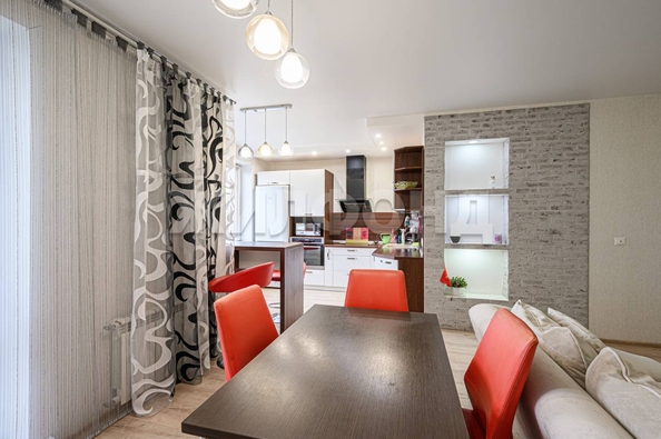 
  Продается 3-комн. квартира, 70.9 м², Бориса Богаткова ул, д. 260/1
. Фото 6.
