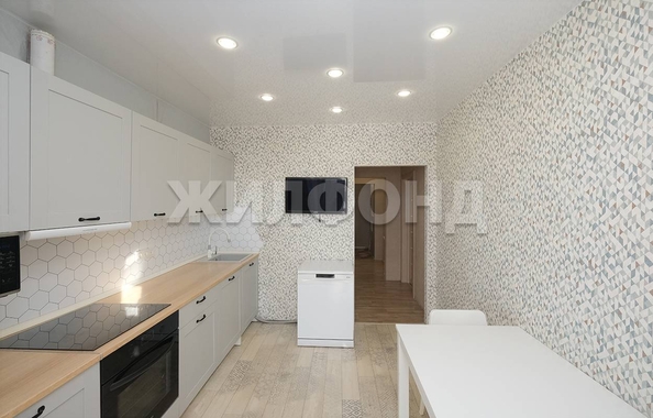 
  Продается 2-комн. квартира, 63.7 м², Николая Сотникова ул, д. 12
. Фото 4.