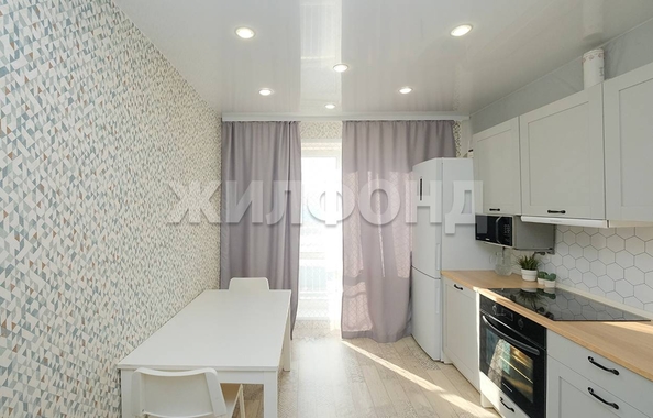 
  Продается 2-комн. квартира, 63.7 м², Николая Сотникова ул, д. 12
. Фото 5.