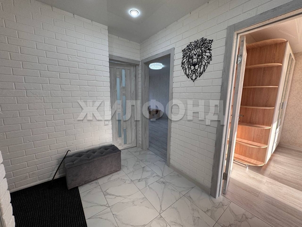 
  Продается 3-комн. квартира, 60.9 м², Есенина ул, д. 15
. Фото 16.