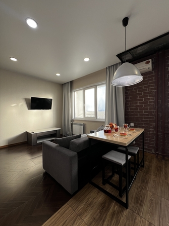 
  Сдается посуточно 1-комн. квартира, 50 м², Ясный Берег ул, д. 4
. Фото 6.