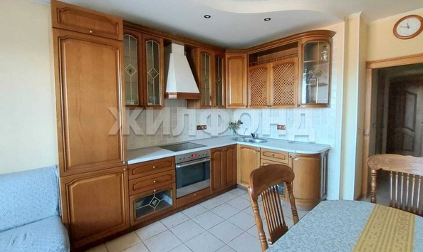 
  Продается 2-комн. квартира, 65.9 м², Волховская ул, д. 33/1
. Фото 2.