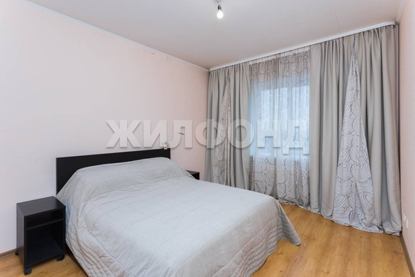 
  Продается 3-комн. квартира, 86.8 м², В. Высоцкого ул, д. 33
. Фото 5.
