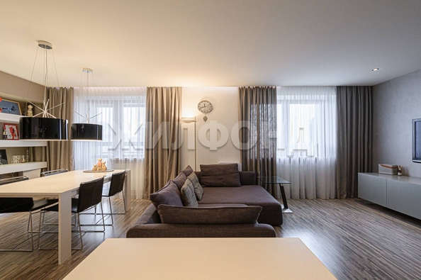 
  Продается 4-комн. квартира, 121.7 м², Военная ул, д. 9/1
. Фото 1.