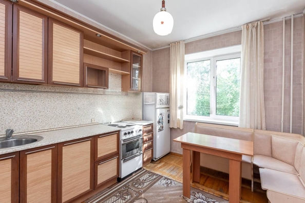 
  Продам 1-комн. квартиру, 37 м², Петухова ул, д. 130/2
. Фото 4.