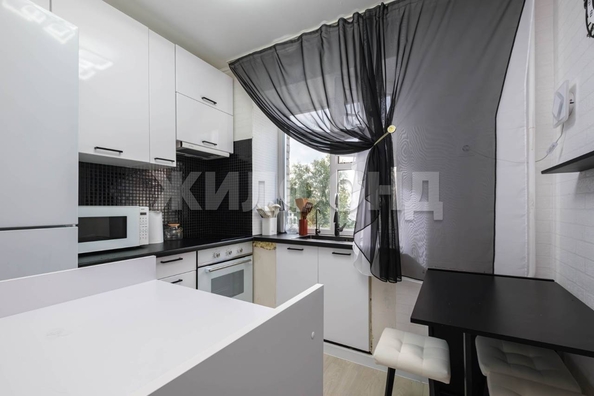 
  Продается 2-комн. квартира, 42 м², Коченевская ул, д. 1а
. Фото 1.