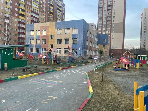 
  Продается 3-комн. квартира, 85.2 м², Адриена Лежена ул, д. 17
. Фото 1.