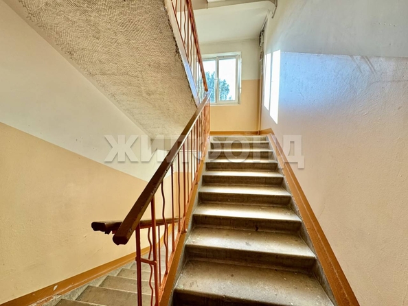 
  Продается 1-комн. квартира, 30.6 м², Есенина ул, д. 63
. Фото 7.