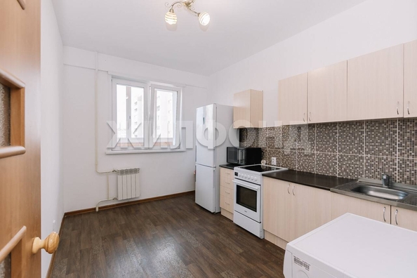 
  Продается 2-комн. квартира, 64.3 м², 2-й (4 мкр.) кв-л, д. 249
. Фото 6.