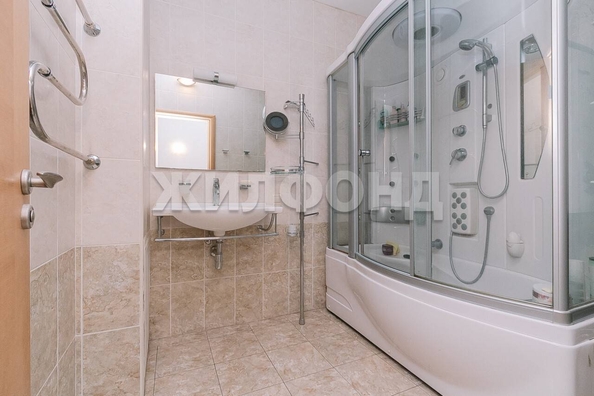 
  Продается 4-комн. квартира, 123.3 м², Семьи Шамшиных ул, д. 18/1
. Фото 10.