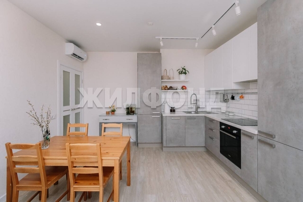 
  Продается 4-комн. квартира, 105.8 м², Охотская ул, д. 88/3
. Фото 6.